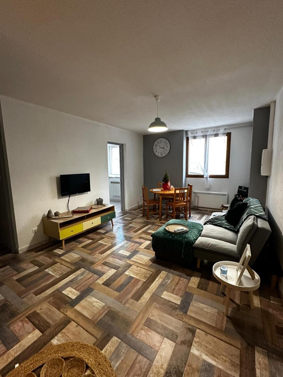 Superbe Appartement 拉马卢莱班 外观 照片